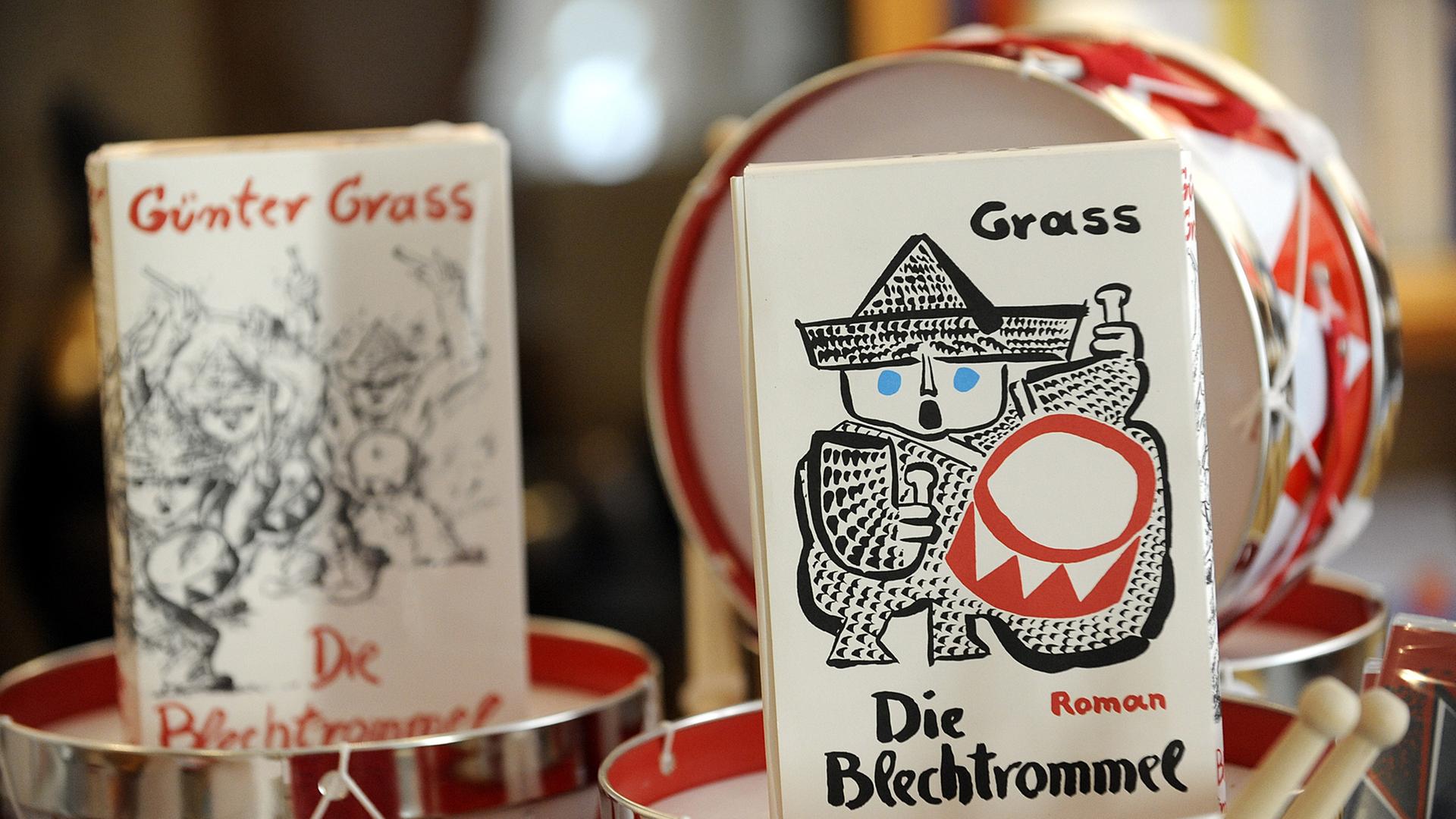 Sonderausstellung zu 50 Jahren "Die Blechtrommel" im Lübecker Grass-Haus Sonderausstellung zu 50 Jahren "Die Blechtrommel" im Lübecker Grass-Haus