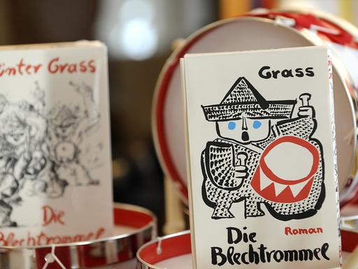 Sonderausstellung zu 50 Jahren "Die Blechtrommel" im Lübecker Grass-Haus