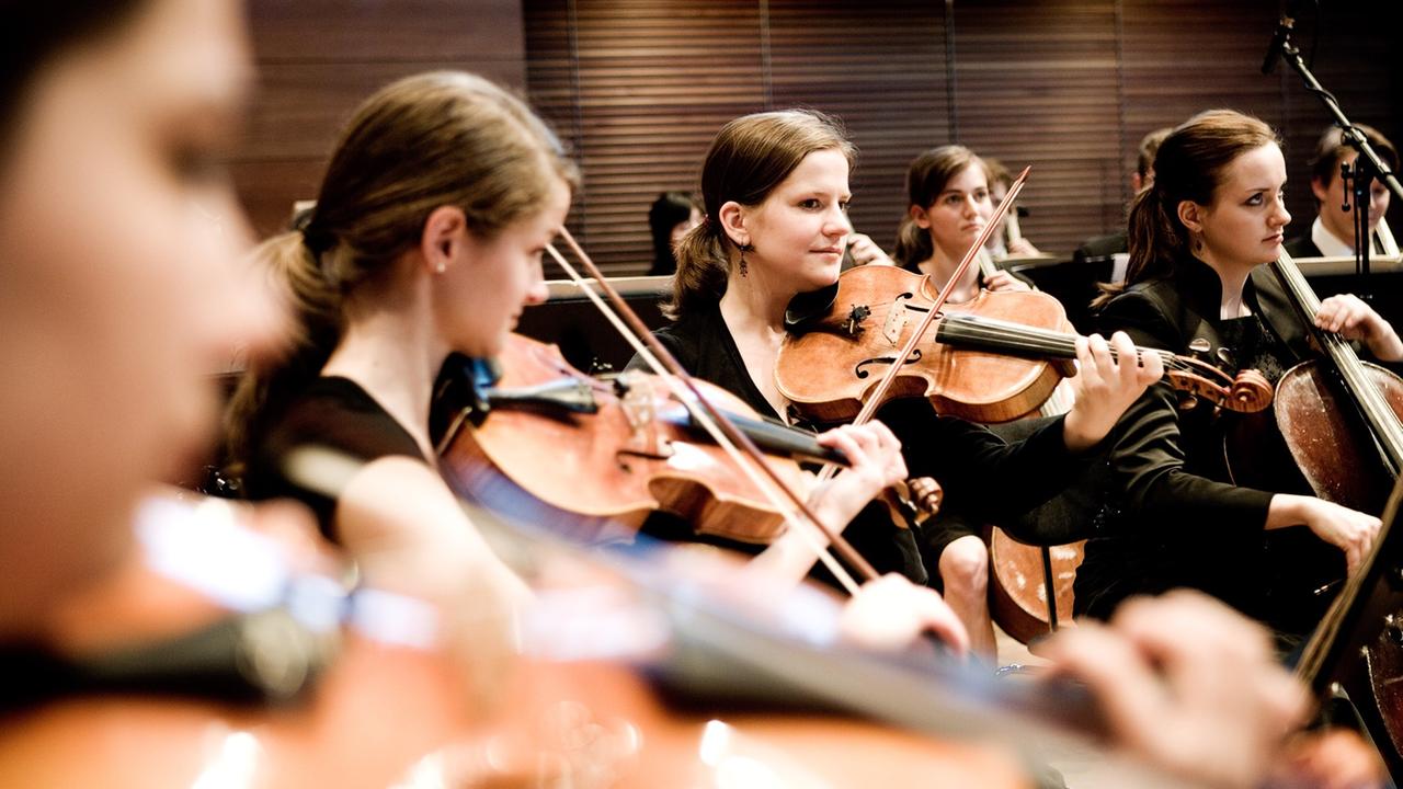 Das Orchester der Hochschule für Musik Franz Liszt Weimar Das Orchester der Hochschule für Musik Franz Liszt Weimar