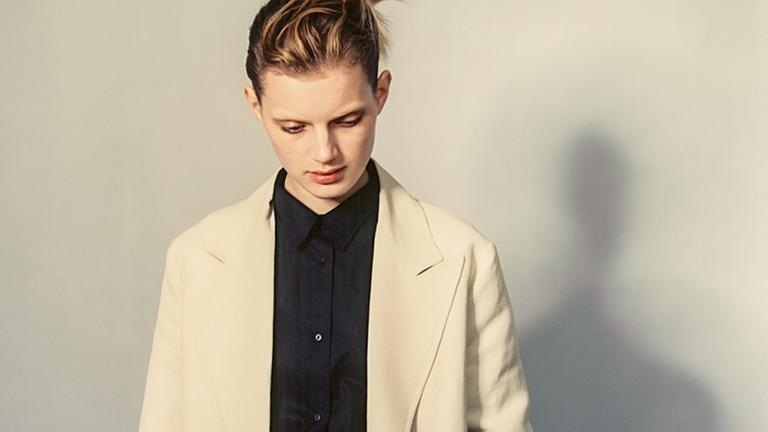 Aus der Jil-Sander-Kampagne vom Frühling-Sommer 1996. Model: Guinevere van Seenus Aus der Jil-Sander-Kampagne vom Frühling-Sommer 1996. Model: Guinevere van Seenus