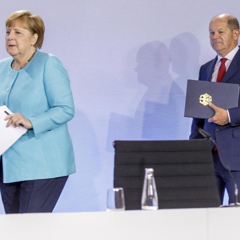 Pressekonferenz zur Vorstellung des Konjunkturpaketes nach dem Koalitionsgipfel von SPD und CDU/CSU. Bundeskanzlerin Angela Merkel, CDU, und mBundesfinanzminister Olaf Scholz, SPD. vl. Berlin 03.05.2020 Berlin Deutschland *** Press conference to present the economic stimulus package after the coalition summit between SPD and CDU CSU Federal Chancellor Angela Merkel, CDU, and Federal Minister of Finance Olaf Scholz, SPD vl Berlin 03 05 2020 Berlin Germany Copyright: xThomasxImo/photothek.netx