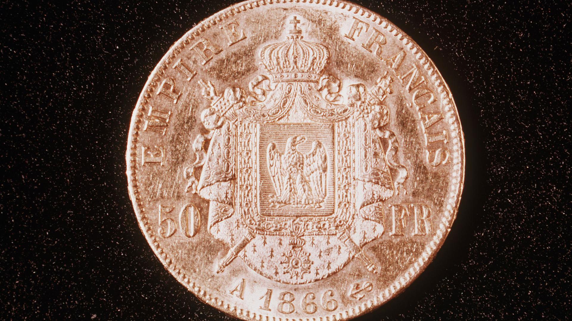 Die Rückseite einer französischen Goldmünze zu 50 Francs aus dem Jahre 1866 zur Zeit Napoleon IIi. Die Rückseite einer französischen Goldmünze zu 50 Francs aus dem Jahre 1866 zur Zeit Napoleon IIi.