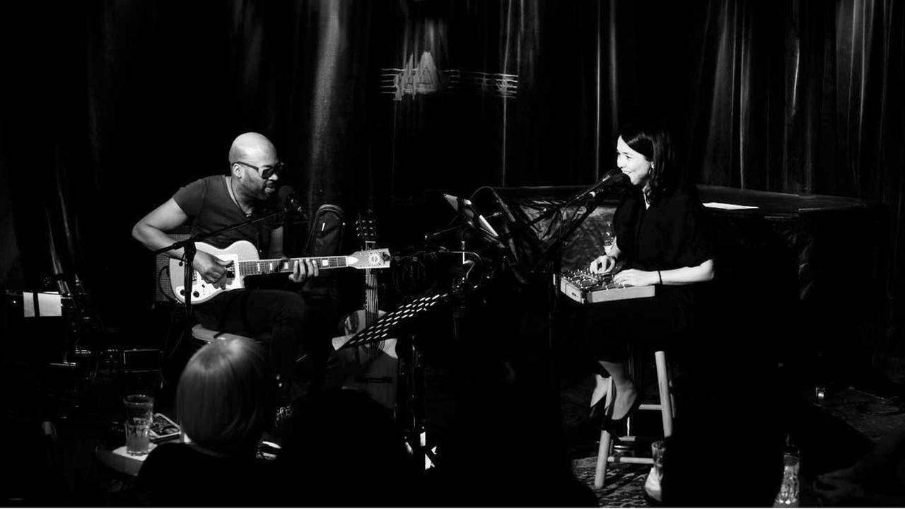 Céline Rudolph und Lionel Loueke beim Konzert in A-Trane Berlin. Céline Rudolph und Lionel Loueke beim Konzert in A-Trane Berlin.