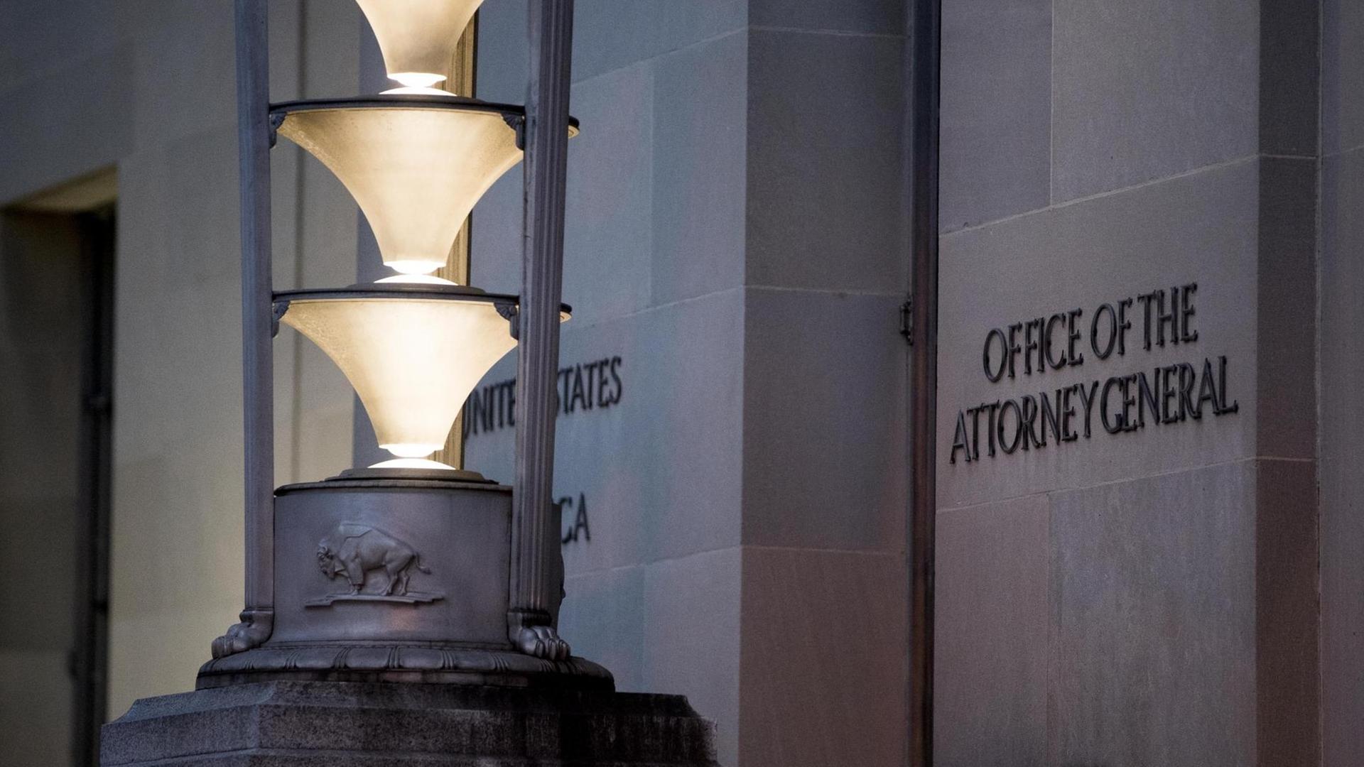 Das Department of Justice in Washington, Eingangsbereich Das Department of Justice in Washington, Eingangsbereich