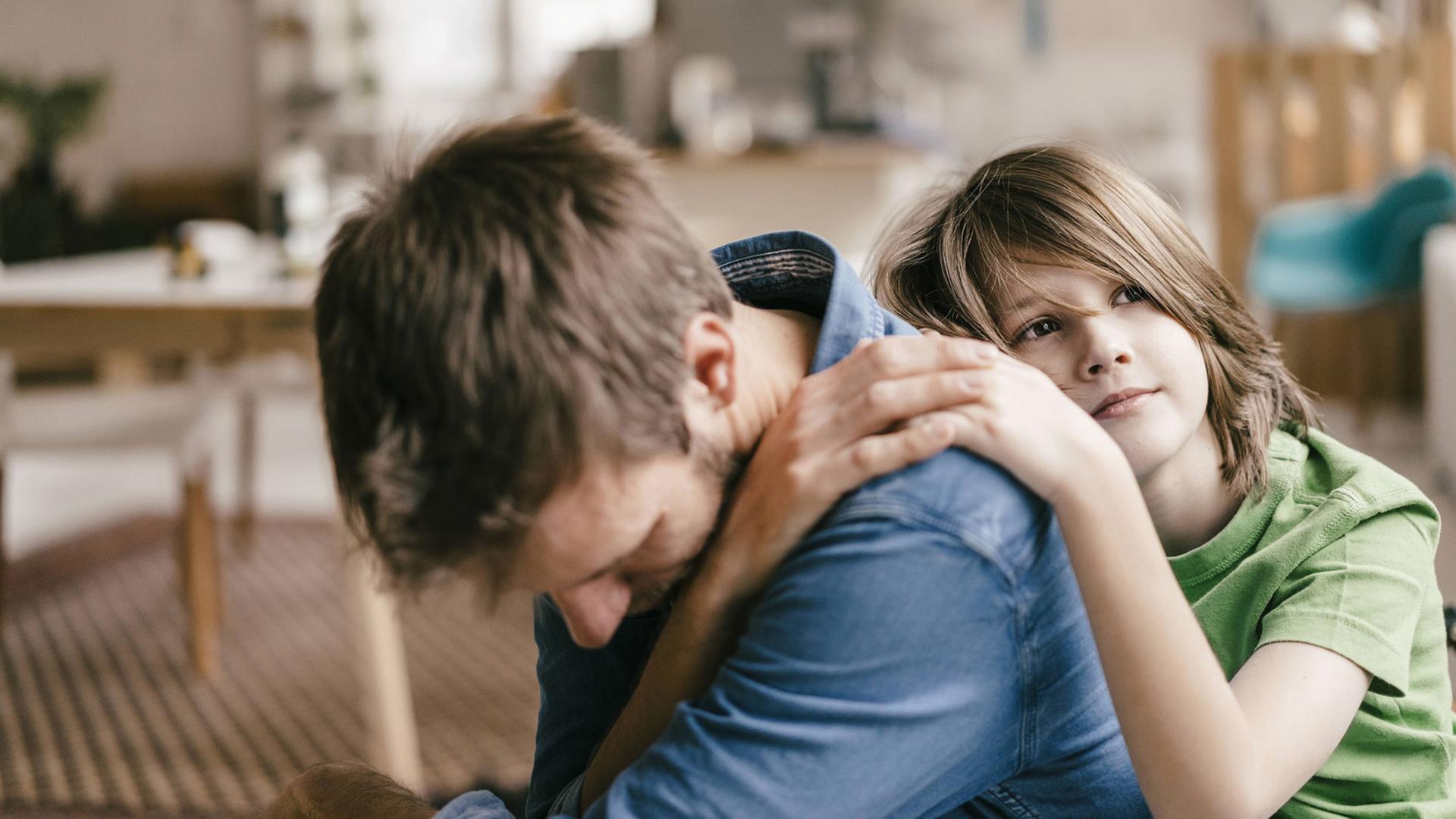 Symbolfoto Vater mit Kind Symbolfoto Vater mit Kind