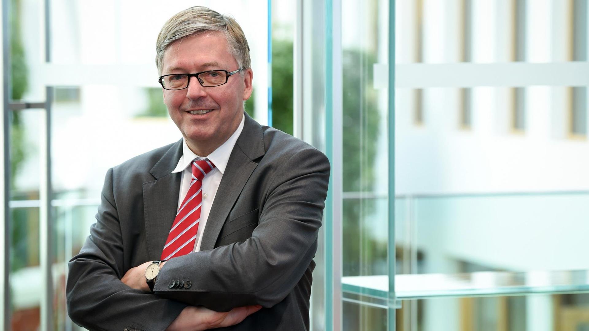 Der Wehrbeauftragte des Bundestages, Hans-Peter Bartels (SPD). Der Wehrbeauftragte des Bundestages, Hans-Peter Bartels (SPD).