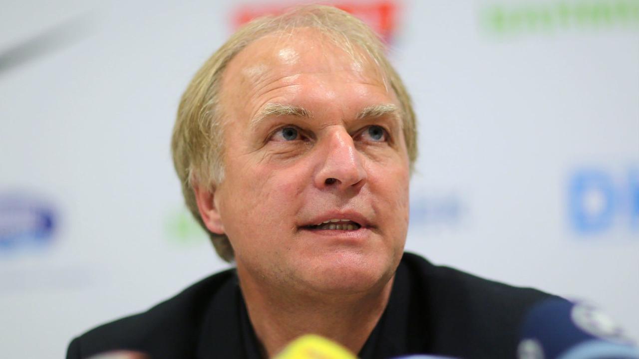 Der Präsident des Deutschen Leichtathletik-Verbandes (DLV) Clemens Prokop spricht am 30.07.2014 auf einer Pressekonferenz in der Geschäftsstelle des Landessportbundes Hessen in Frankfurt am Main (Hessen). Der Präsident des Deutschen Leichtathletik-Verbandes (DLV) Clemens Prokop spricht am 30.07.2014 auf einer Pressekonferenz in der Geschäftsstelle des Landessportbundes Hessen in Frankfurt am Main (Hessen).