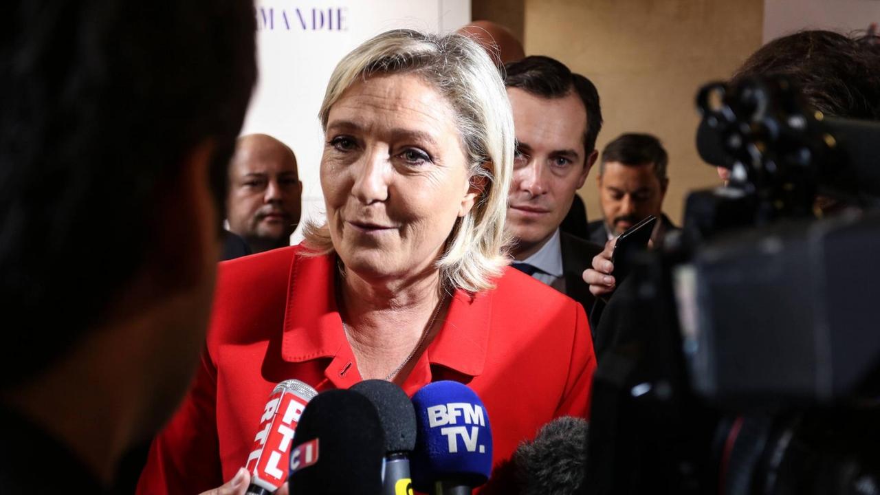 Marine Le Pen tritt für den rechtsextremen Front National bei der Präsidentschaftswahl in Frankreich an