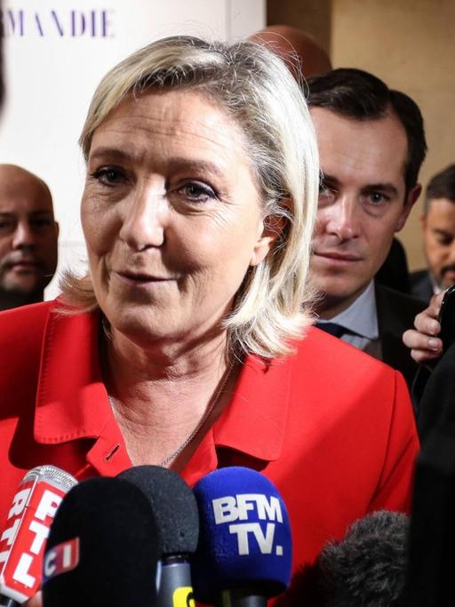 Marine Le Pen tritt für den rechtsextremen Front National bei der Präsidentschaftswahl in Frankreich an