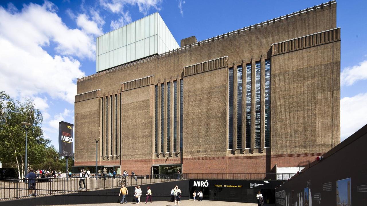 Das Museum Tate Gallery of Modern Art in London. Das Museum Tate Gallery of Modern Art in London.
