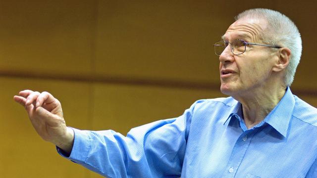Der ungarische Komponist György Kurtág hält am 19.6.2009 in Budapest an der Central European University einen Meisterkurs ab.
