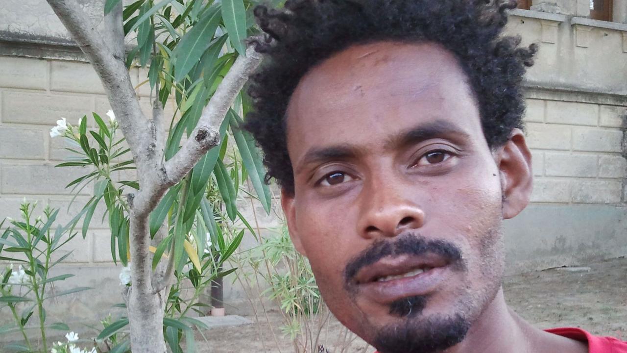 Saymon stammt aus Eritrea und lebt nun in Süditalien. Saymon stammt aus Eritrea und lebt nun in Süditalien.Â
