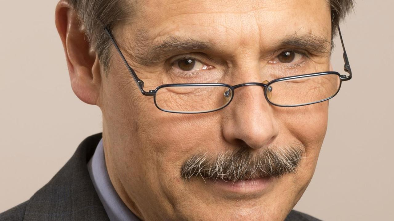 Georg Cremer, Generalsekretär der Caritas, Volkswirtschaftsprofessor und Buchautor Georg Cremer, Generalsekretär der Caritas, Volkswirtschaftsprofessor und Buchautor