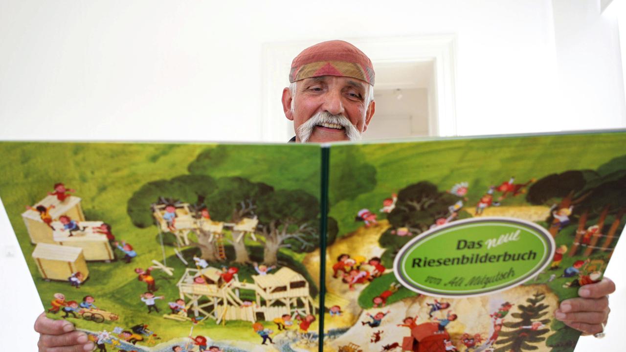 Ali Mitgutsch, aufgenommen am Donnerstag (09.06.2005) im Bilderbuchmuseum in Troisdorf. Generationen von Kindern sind mit den "Wimmelbilderbüchern" von Mitgutsch groß geworden. Ali Mitgutsch, aufgenommen am Donnerstag (09.06.2005) im Bilderbuchmuseum in Troisdorf. Generationen von Kindern sind mit den "Wimmelbilderbüchern" von Mitgutsch groß geworden.