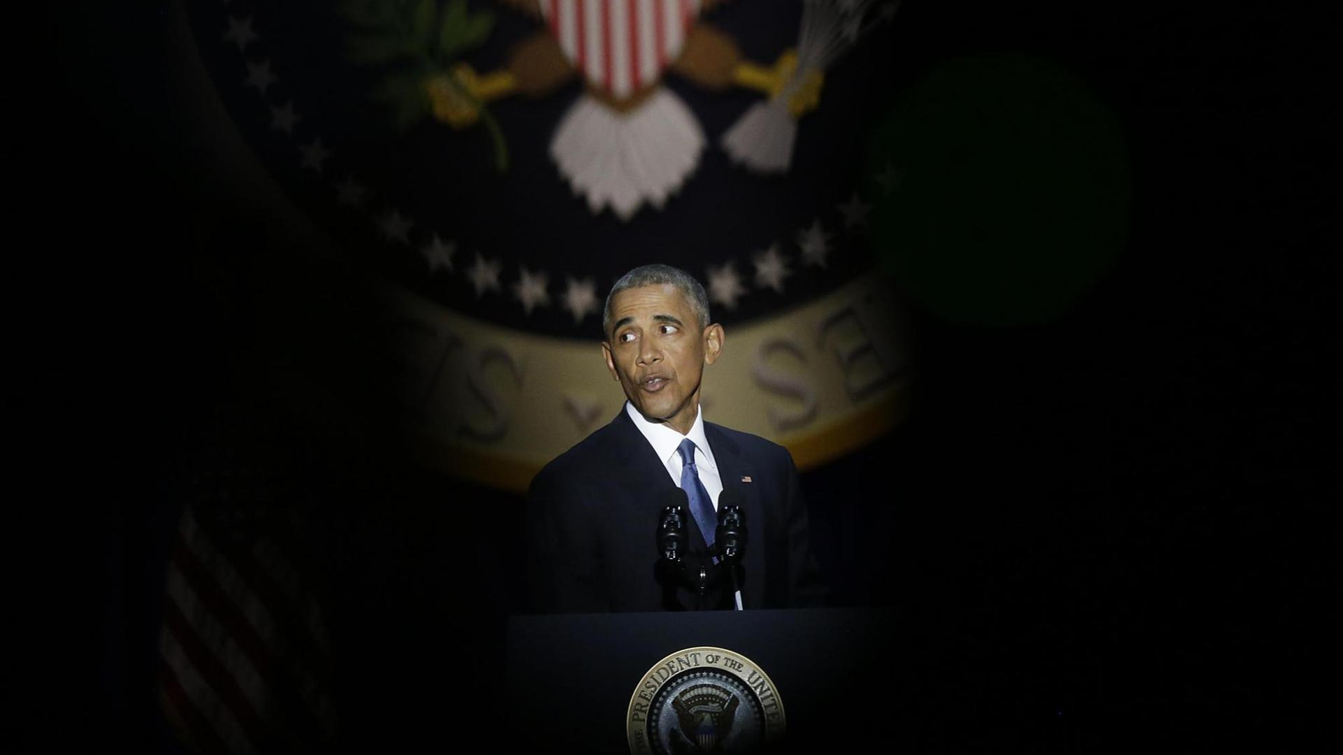 Der scheidende US-Präsident Obama während seiner Abschiedsrede in Chicago. Der scheidende US-Präsident Obama während seiner Abschiedsrede in Chicago.