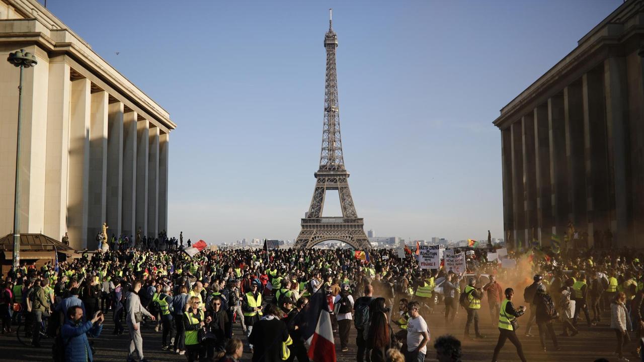 Demonstration der "Gelbwesten"-Bewegung in Paris Demonstration der "Gelbwesten"-Bewegung in Paris