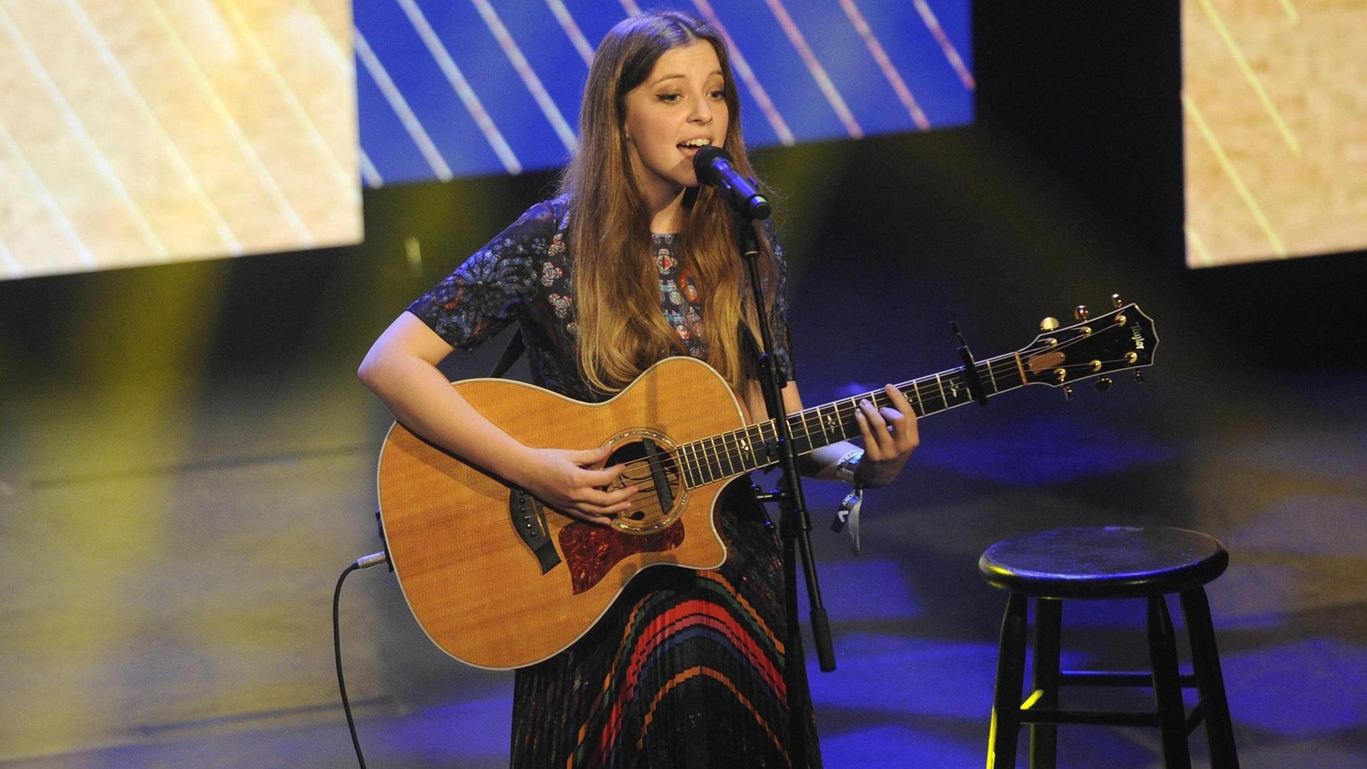 Sängerin Jade Bird bei einem Konzert in Hamburg Sängerin Jade Bird bei einem Konzert in Hamburg
