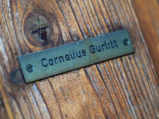 Türschild mit der Aufschrift Cornelius Gurlitt.