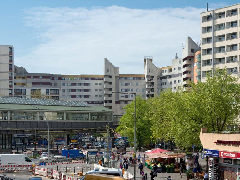 Blick auf die U-Bahnstation "Kottbusser Tor" in Berlin-Kreuzberg