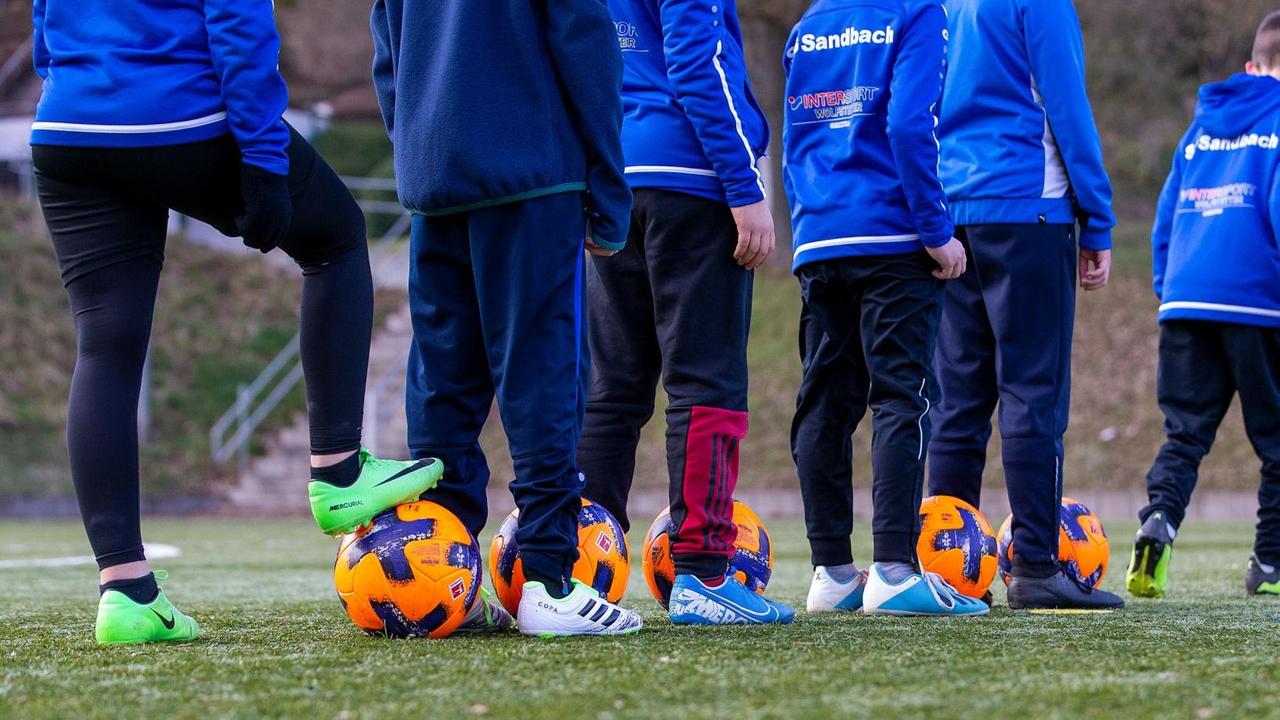 Kinder und Jugendliche beim Training Kinder und Jugendliche beim Training