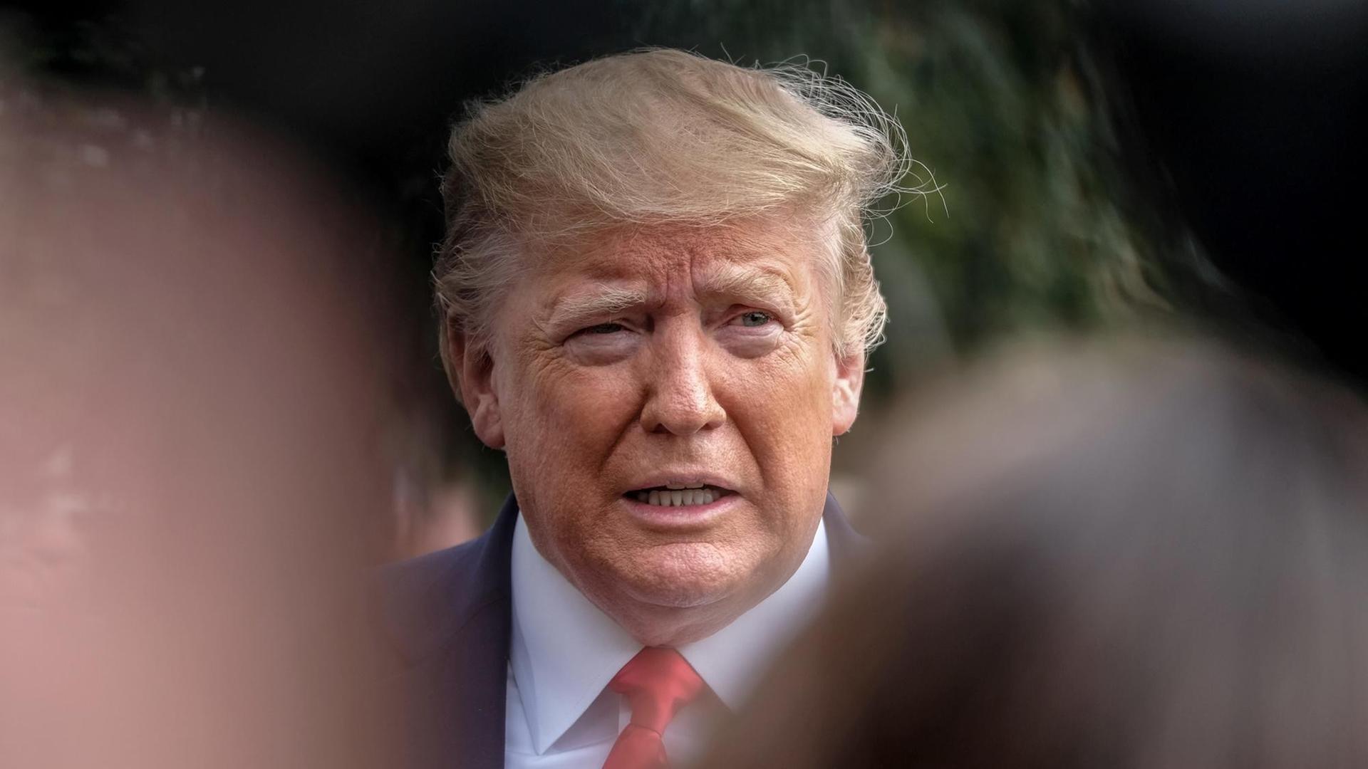 Donald Trump bei einer Pressekonferenz am 25. Oktober Donald Trump bei einer Pressekonferenz am 25. Oktober