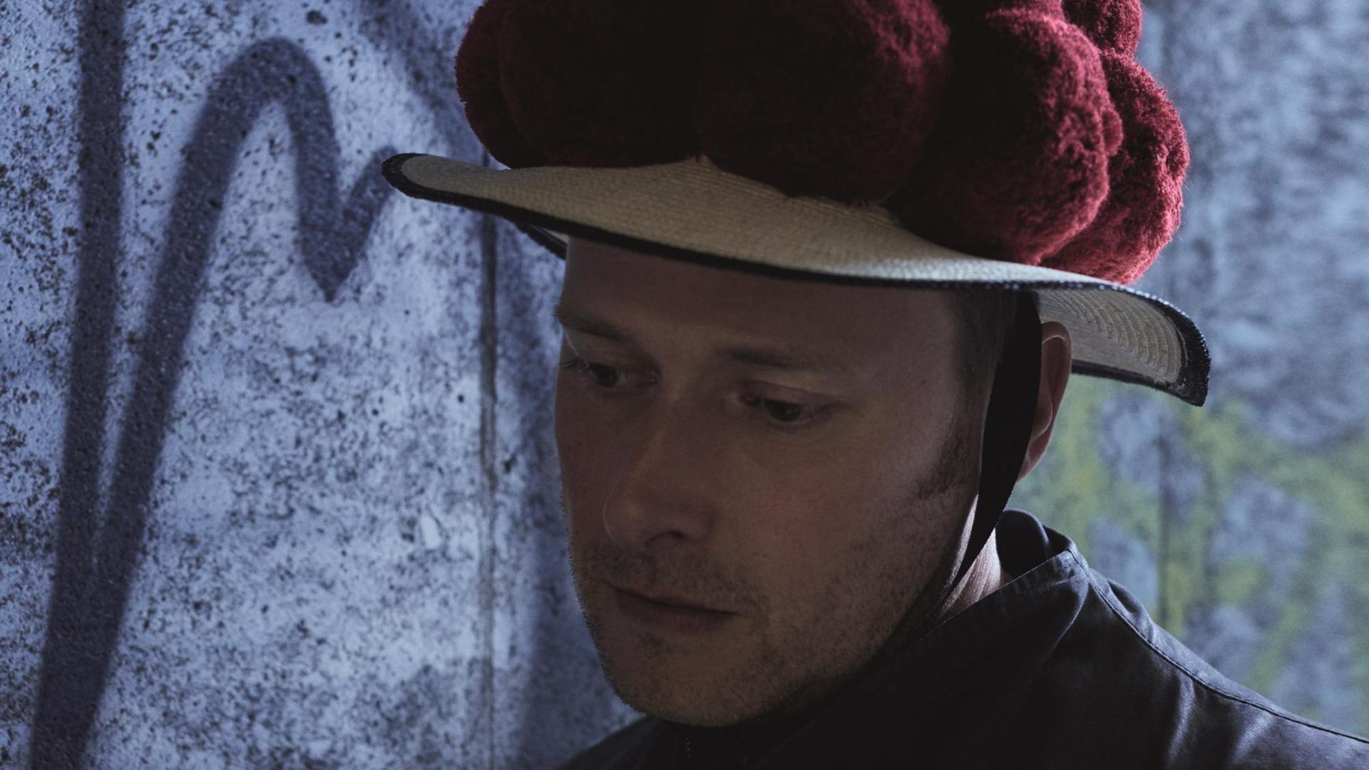 Mit Würde und Bollenhut: DJ-Altmeister Michael Mayer Mit Würde und Bollenhut: DJ-Altmeister Michael Mayer