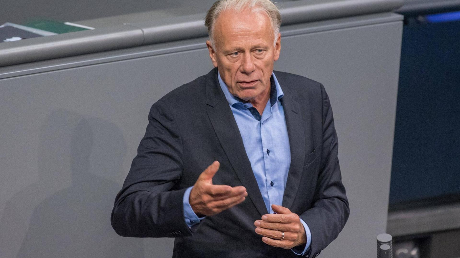 Jürgen Trittin (Bündnis 90/Die Grünen) im Plenarsaal des Bundestags Jürgen Trittin (Bündnis 90/Die Grünen) im Plenarsaal des Bundestags