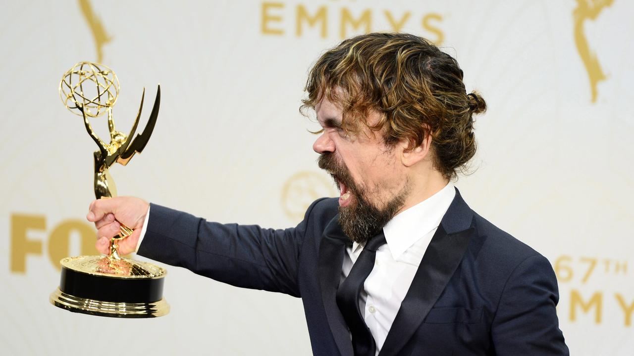 Bereits im vergangenen Jahr wurde die Serie "Game of Thrones" ausgezeichnet: Hier freut sich der Schauspieler Peter Dinklage; Aufnahme vom 20. September 2015. Bereits im vergangenen Jahr wurde die Serie "Game of Thrones" ausgezeichnet: Hier freut sich der Schauspieler Peter Dinklage; Aufnahme vom 20. September 2015.