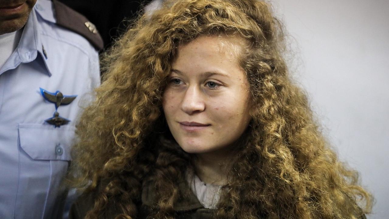 Die 17-jährige Palästinenserin Ahed Tamimi. Die 17-jährige Palästinenserin Ahed Tamimi.