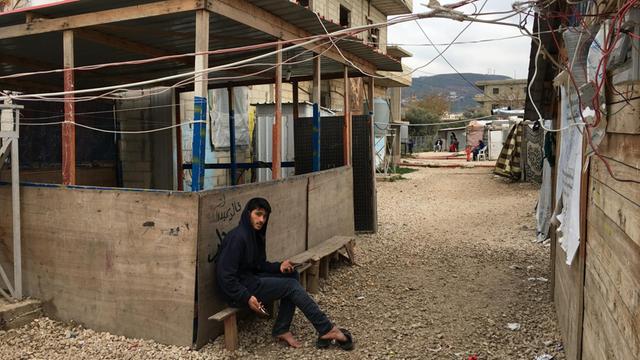 Im Lager von Tell Abbass im Nordlibanon leben syrische Flüchtlinge unter schwierigsten Bedingungen
