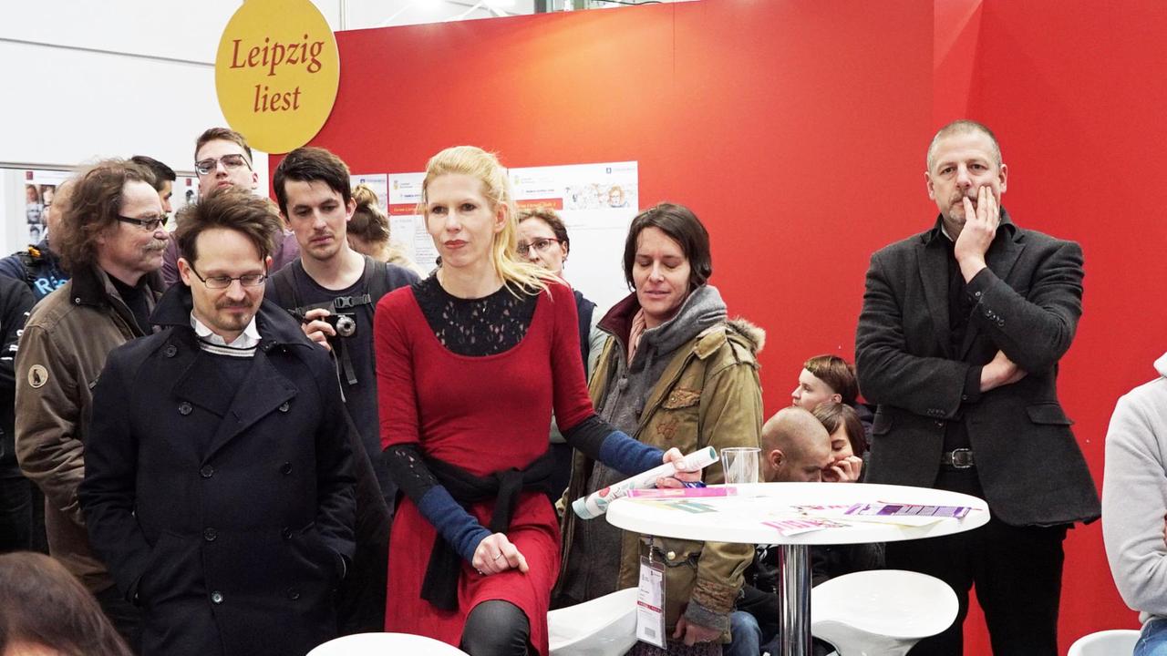 Götz Kubitschek im Publikum bei der Veranstaltung "Über Rechte schreiben – Zwischen Aufklärung und Sensation" Götz Kubitschek im Publikum bei der Veranstaltung "Über Rechte schreiben – Zwischen Aufklärung und Sensation"