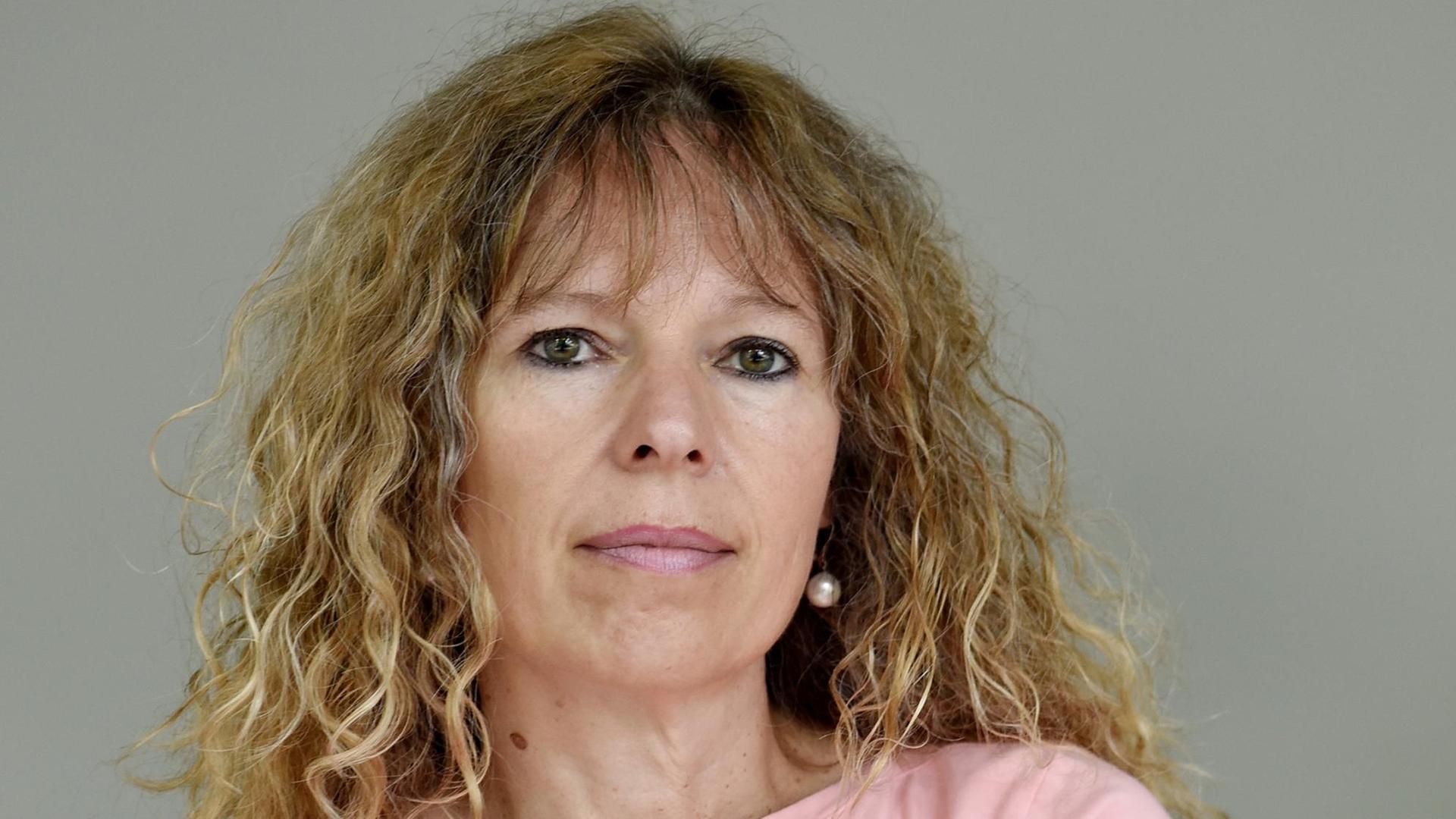 Birgit Müller-Wieland blickt freundlich in Richtung des Betrachters. Birgit Müller-Wieland blickt freundlich in Richtung des Betrachters.