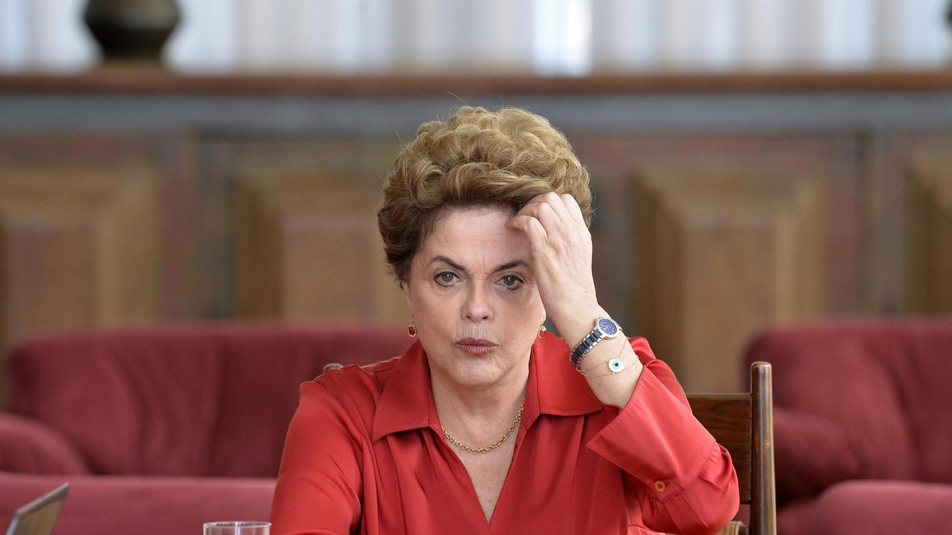 Die brasilianische Präsidentin Dilma Rousseff. Die brasilianische Präsidentin Dilma Rousseff.