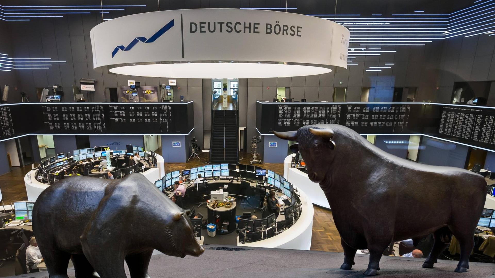 Blick auf den zentralen Raum der Frankfurter Börse. Blick auf den zentralen Raum der Frankfurter Börse.