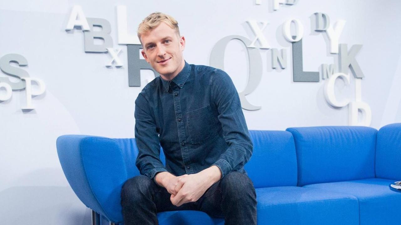 Edouard LOUIS, Autor, waehrend der TV-Sendung Das blaue Sofa am 12.10.2017, Frankfurter Buchmesse 2017 vom 11.10. - 15.10.2017 in Frankfurt am Main / Deutschland. Edouard LOUIS, Autor, waehrend der TV-Sendung Das blaue Sofa am 12.10.2017, Frankfurter Buchmesse 2017 vom 11.10. - 15.10.2017 in Frankfurt am Main / Deutschland.
