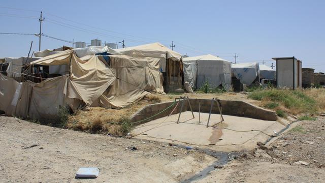 Ein Flüchtlingslager nahe der nordirakischen Stadt Dohuk. Hier lebt Sema mit ihrer Familie.
