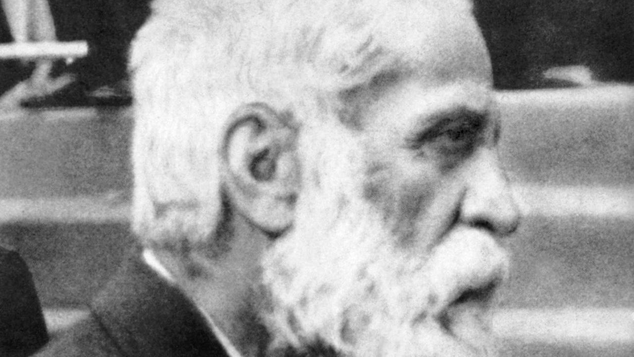 Zeitgenössische Aufnahme - vermutlich aus den 20er Jahren - des spanischen Architekten Antoni Gaudi (Bild: dpa) Zeitgenössische Aufnahme - vermutlich aus den 20er Jahren - des spanischen Architekten Antoni Gaudi (Bild: dpa)