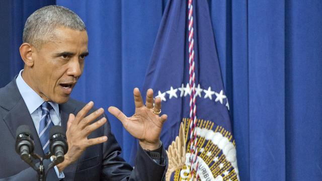 US-Präsident Barack Obama im Presseraum des Weißen Hauses. Er gestikuliert.