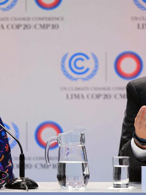 Generalsekretärin des UN-Klimaschutzsekretariats (UNFCCC) Christiana Figueres (l.) und Perus Umweltminister Manuel Pulgar Vidal (r.)