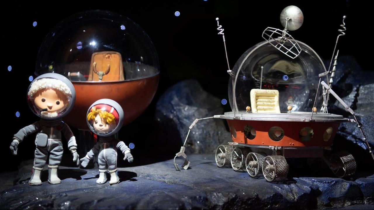 Das Sandmännchen ist als Astronaut auf dem Mond unterwegs. Das Sandmännchen ist als Astronaut auf dem Mond unterwegs.