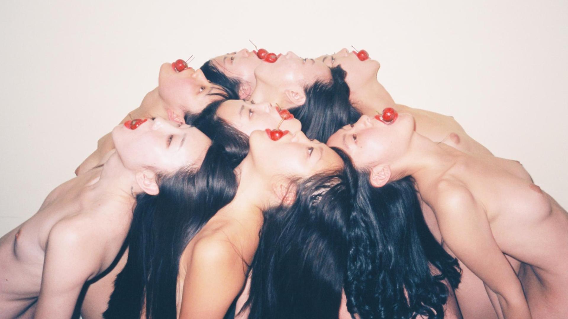 "Untitled 38" von Ren Hang. "Untitled 38" von Ren Hang.