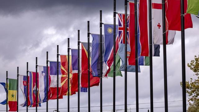In der deutschen UNO-Stadt Bonn wehen die Flaggen aller Mitgliedsstaaten der Vereinten Nationen.