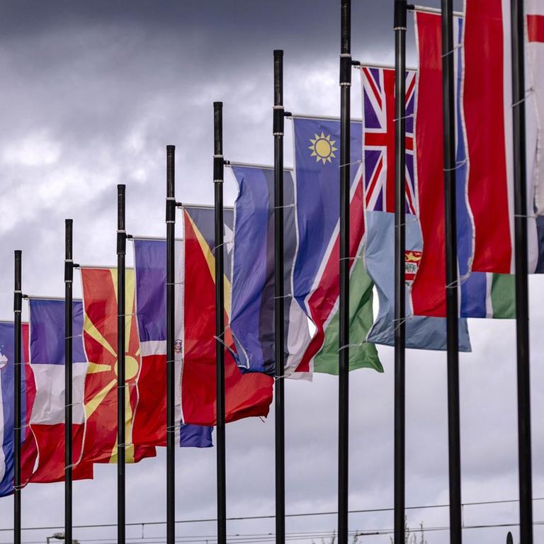 In der deutschen UNO-Stadt Bonn wehen die Flaggen aller Mitgliedsstaaten der Vereinten Nationen. 