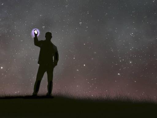 Illustration von einem Mann, der einsam vor einem Sternenhimmel steht und auf sein hell erleuchtetes Telefon blickt.