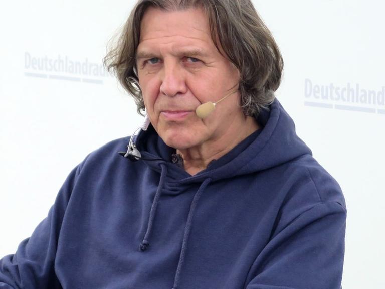 Norbert Scheuer beim "Bücherfrühling" von Deutschlandradio Kultur auf der Leipziger Buchmesse 2015