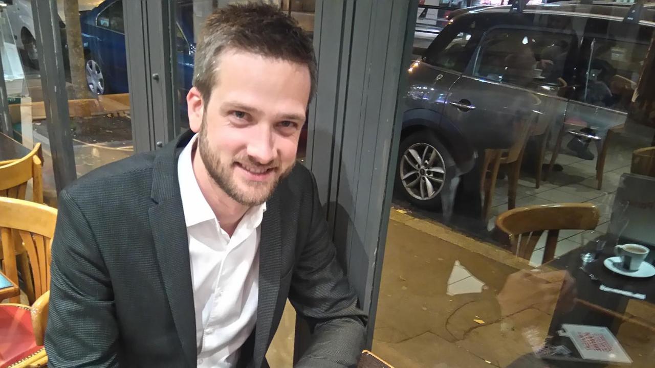 Nach einer Frankreichreise und vielen Gesprächen mit Front-National-Wählern: der französische Sozialist Christophe Pierrel nach seiner Tour de France in Paris Nach einer Frankreichreise und vielen Gesprächen mit Front-National-Wählern: der französische Sozialist Christophe Pierrel nach seiner Tour de France in Paris
