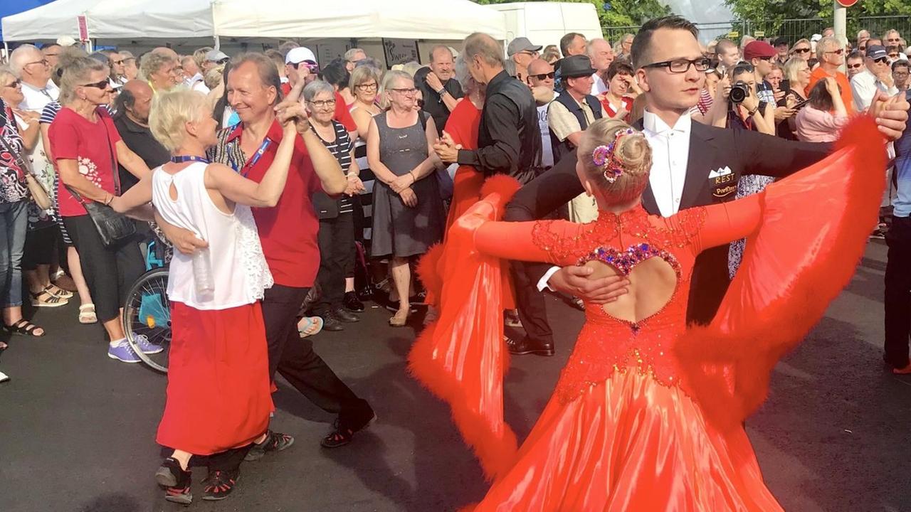 Tänzer beim Tango-Festival im finnischen Seinäjoki (2018) Tänzer beim Tango-Festival im finnischen Seinäjoki (2018)