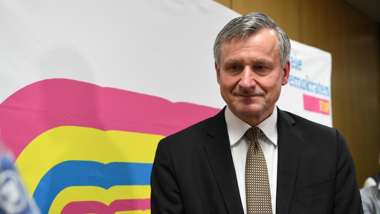 Hans-Ulrich Rülke, Spitzenkandidat der FDP für Landtagswahl in Baden-Württemberg und Vorsitzender der FDP-Fraktion im Landtag, steht im Landtag im Bereich der FDP.