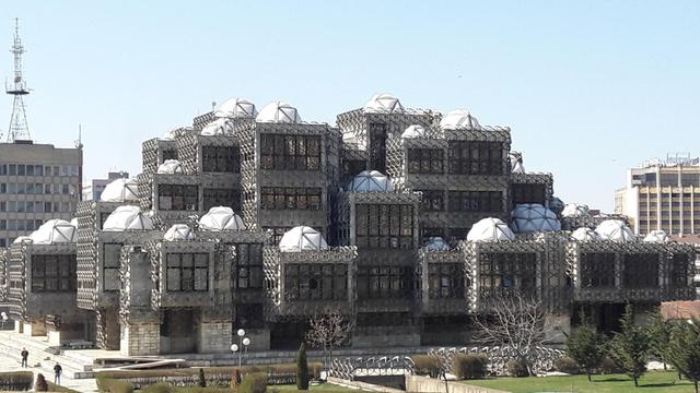 Die Nationalbibliothek in Pristina