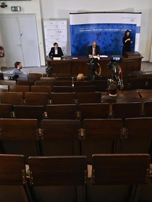 Lars Schaade, Vizepräsident des Robert-Koch-Institutes RKI, auf einer Pressekonferenz zur Corona-Krise.
